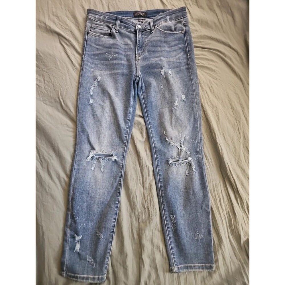 Judy Blue Stretchy Shape Destroyed Jeans 11/30